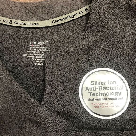 Cuddl Duds 6-Pocket Short Sleeve Scrub Top - Picture 11 of 13